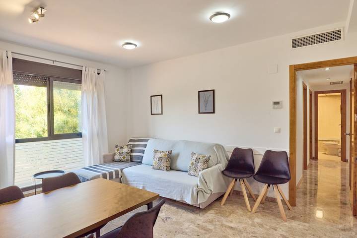 Entire apartment, Apartment 'Las 4 Llaves De Córdoba 1' with Wi-Fi and Air Conditioning in Distrito Sur (Córdoba), Cordoba