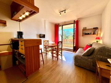Gîte pour 4 personnes, avec balcon à Montcel