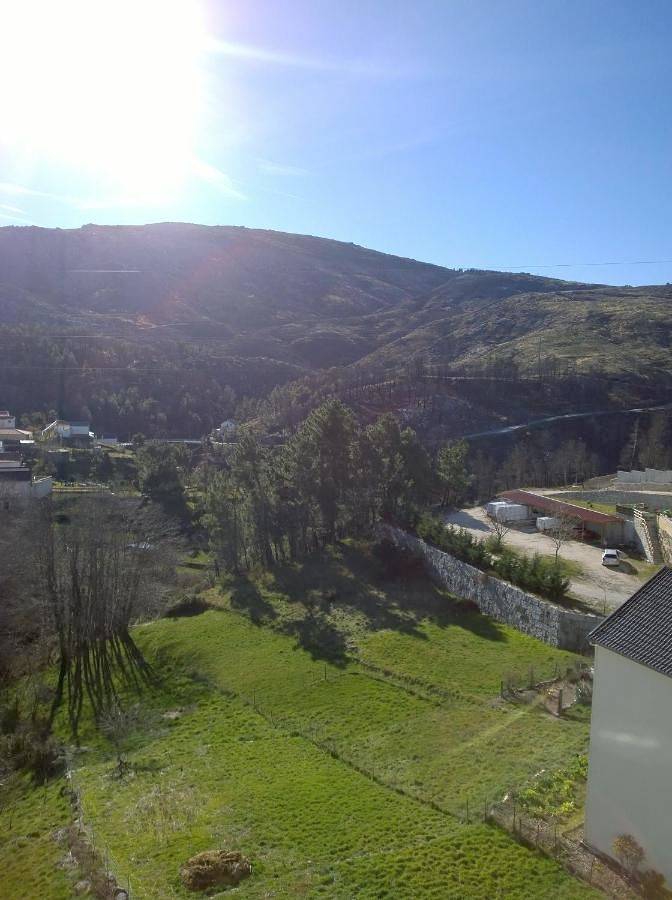 Hotel para 4 pessoas, com Varanda e Vista em Sabugueiro (Cidade)