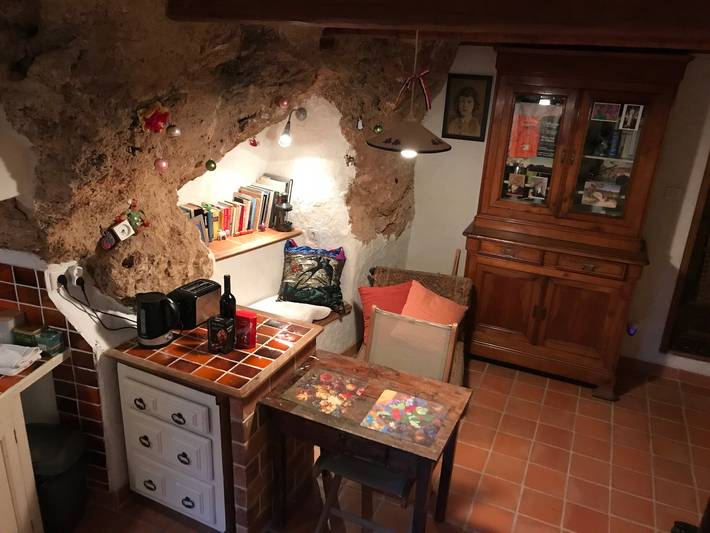 Atelier Du Rocher, piccola casa troglodita in Cotignac, Brignoles e dintorni
