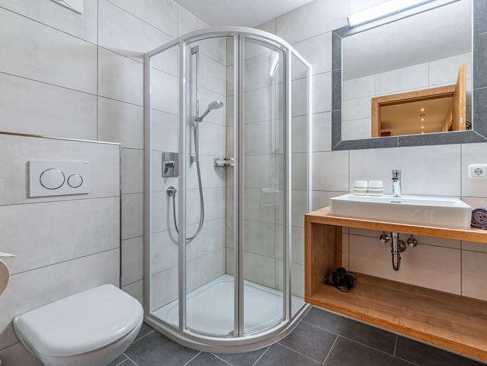 Ferienwohnung für 15 Personen, mit Balkon und Terrasse sowie Garten in See - 4