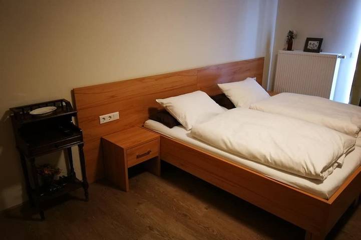 Ganze Wohnung, Gemütliches Appartment (35qm) mit Balkon in Altmannstein, Altmühltal