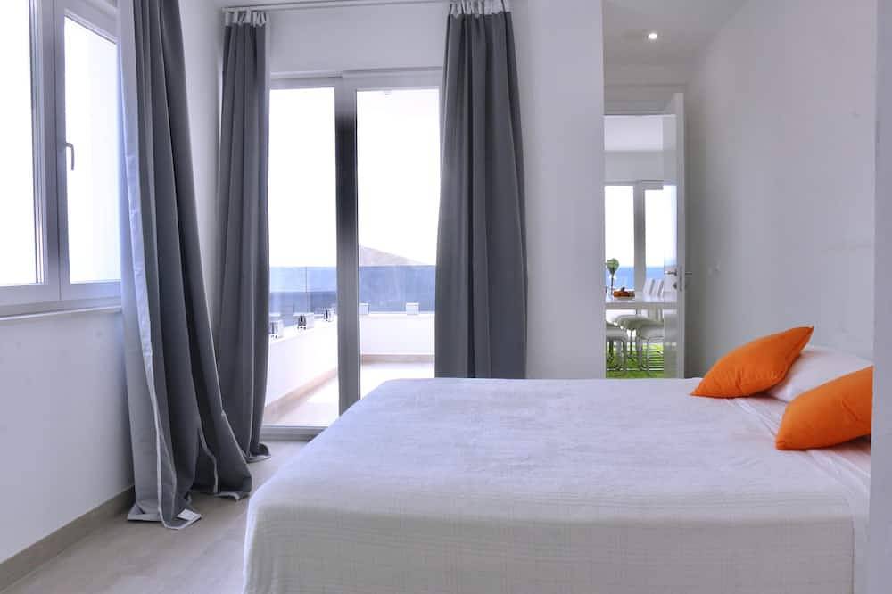 Luxuriös und modern mit Pool, Dachterrasse und Ansichten! Nur wenige Schritte vom Strand entfernt in Drašnice, Makarska Riviera