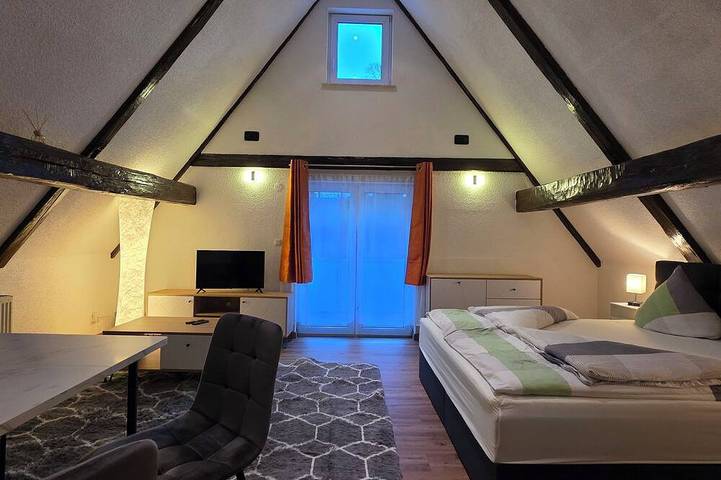 Ganze Wohnung, Willkommen in der Ferienwohnung Dachblick, einer hellen & gemütlichen Unterkunft in Bad Elster, Chemnitz und Umgebung