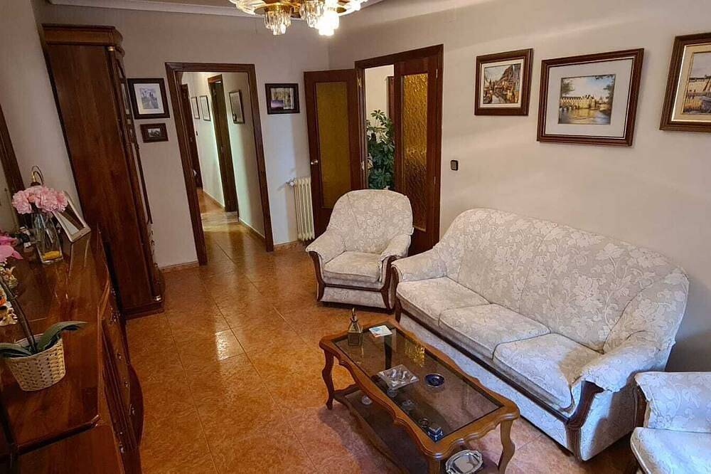 Entire apartment, Spacious and clean apartment with two bathrooms in Albacete, Albacete Province
