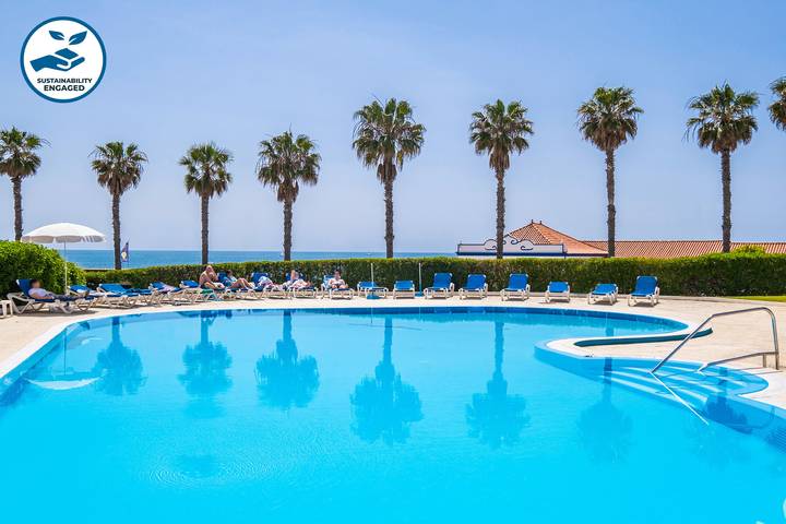 Apartamento de férias para 6 pessoas, com piscina e varanda e ainda jardim no Algarve
