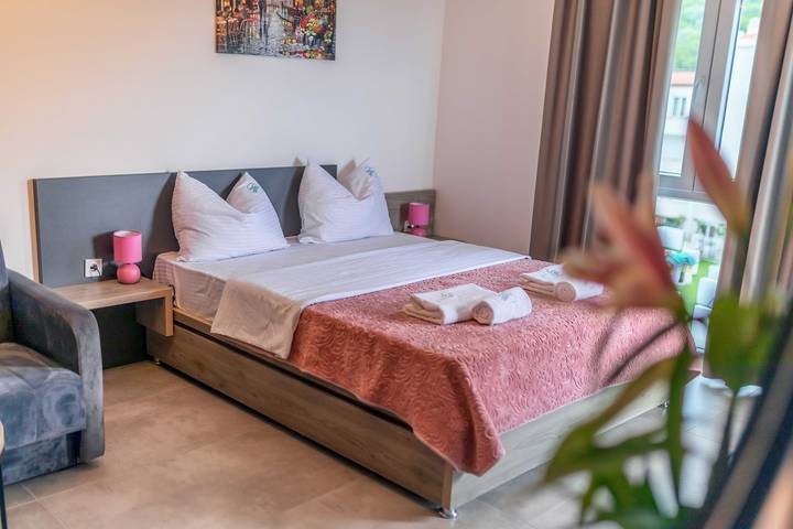 Ferienwohnung für 4 Personen, mit Balkon/Terrasse und Pool
