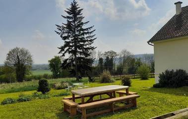 Gîte pour 9 personnes, avec vue et jardin, animaux acceptés à Carrouges