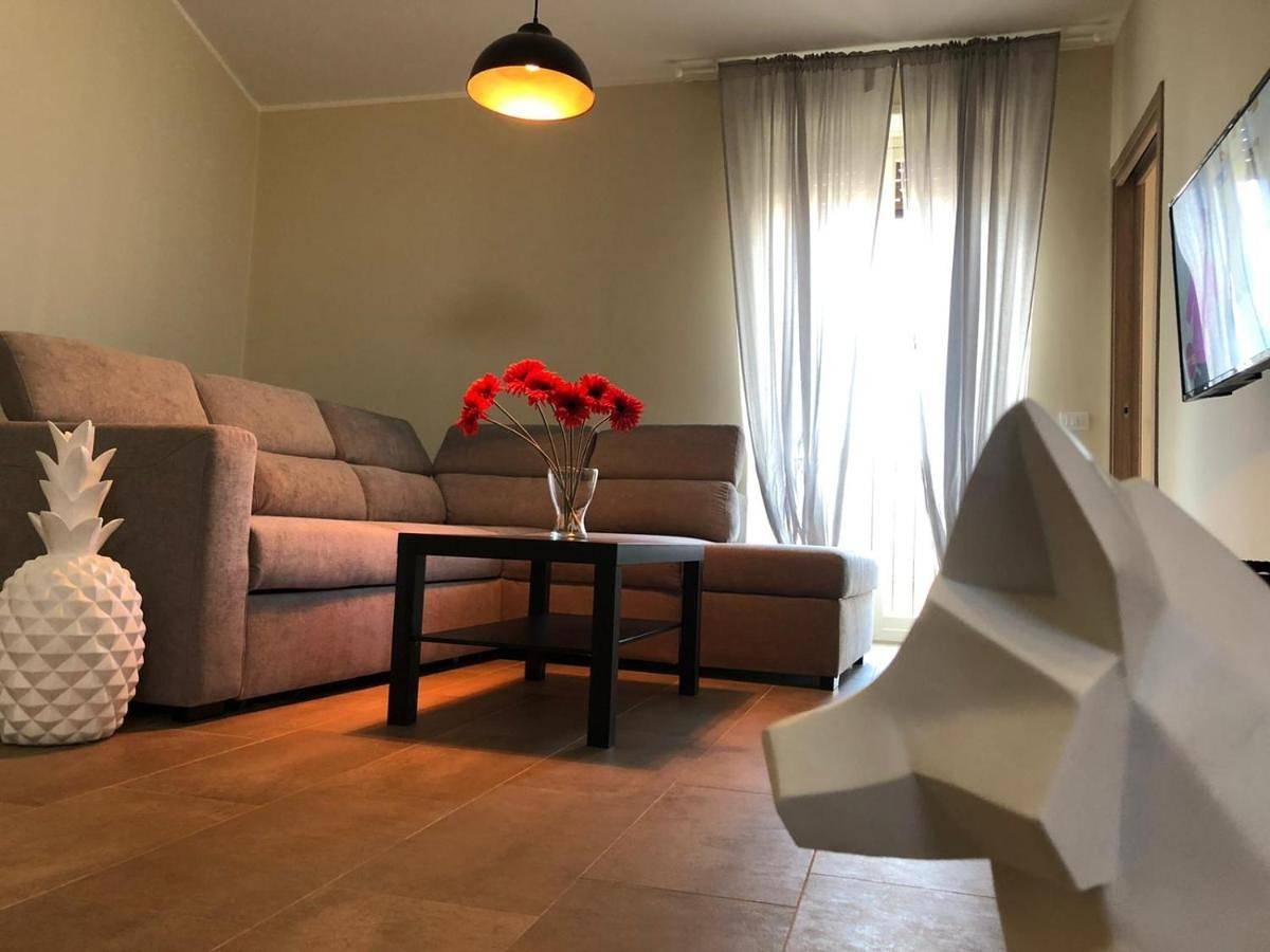 Three-Bedroom Apartment in Catania, Catania e dintorni