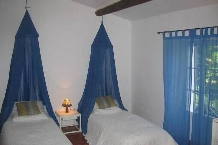 Provenzalisches Landhaus mit Swimmingpool auf Grundstück aus dem 18. Jahrhundert in Nans-les-Pins, Brignoles Region