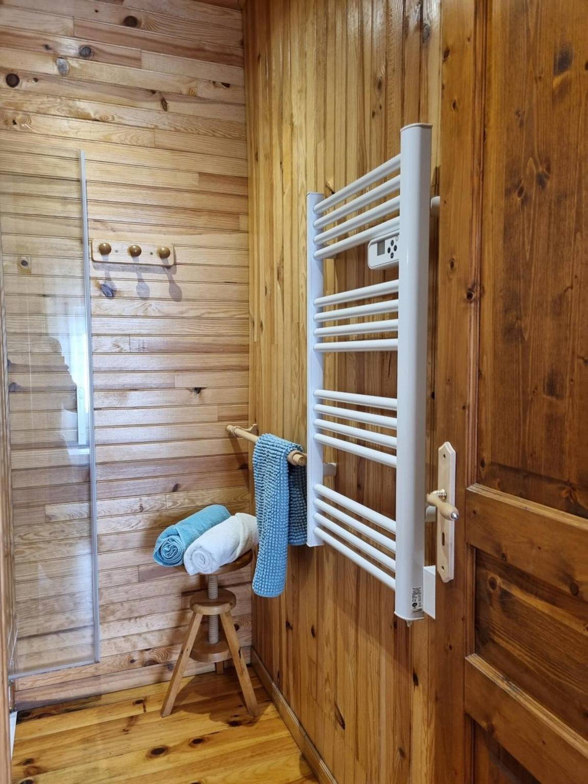 Alojamiento y desayuno 'Chambre D'Hôtes Vésoles' con terraza compartida, Wi-Fi y aire acondicionado in La Salvetat-sur-Agout, Region de Béziers