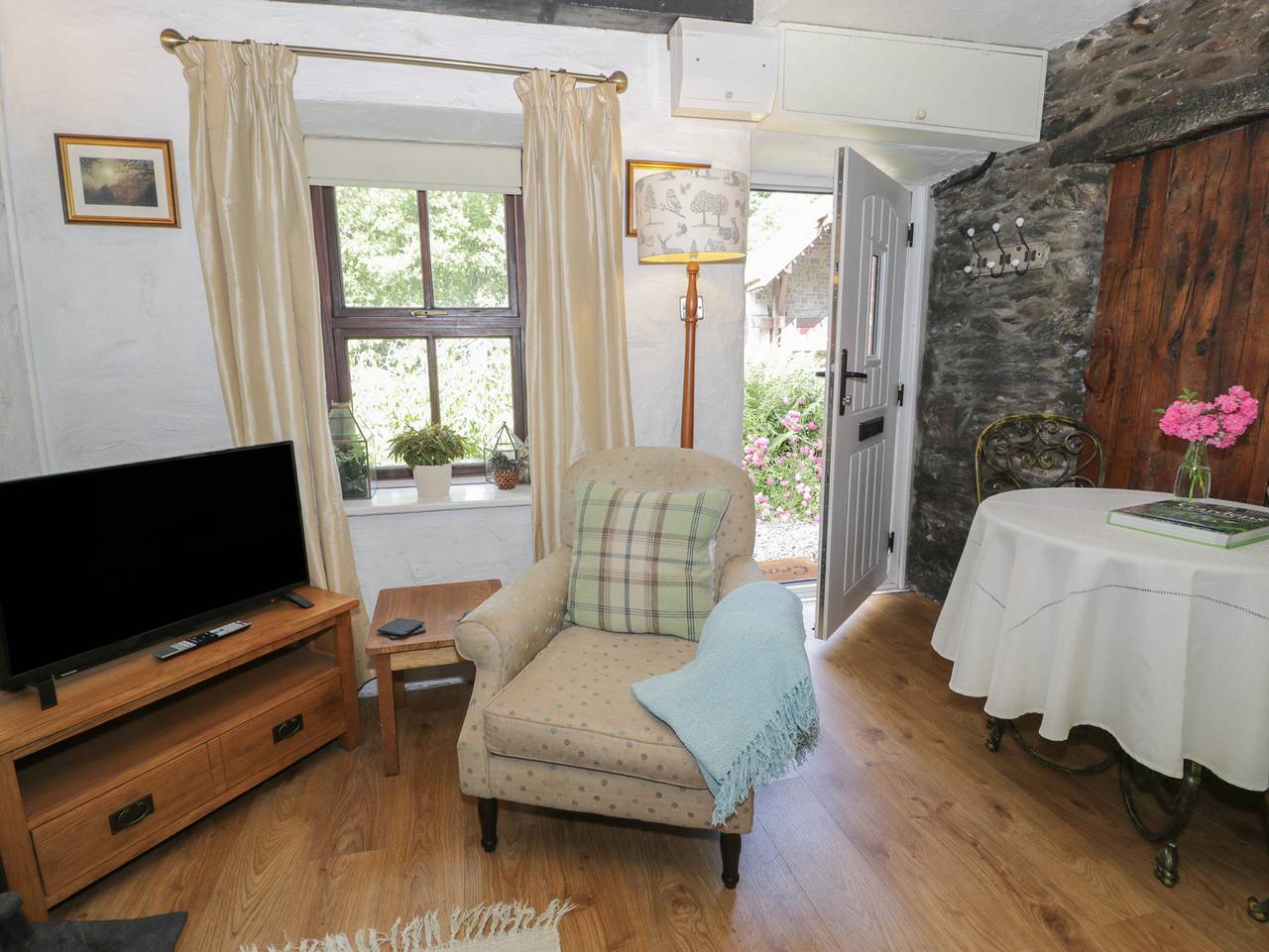 Squirrel Cottage in Betws-y-Coed, Snowdonia