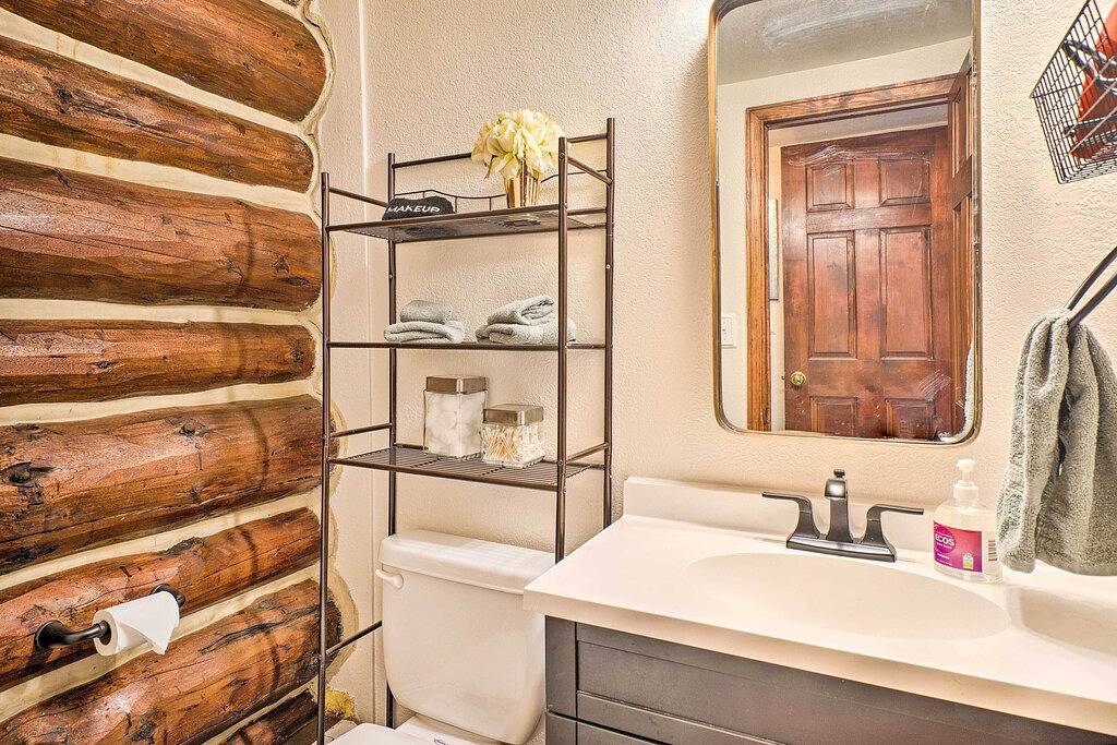 Classic Colorado Log Home w/ Mountain Views! in Florissant, Teller County