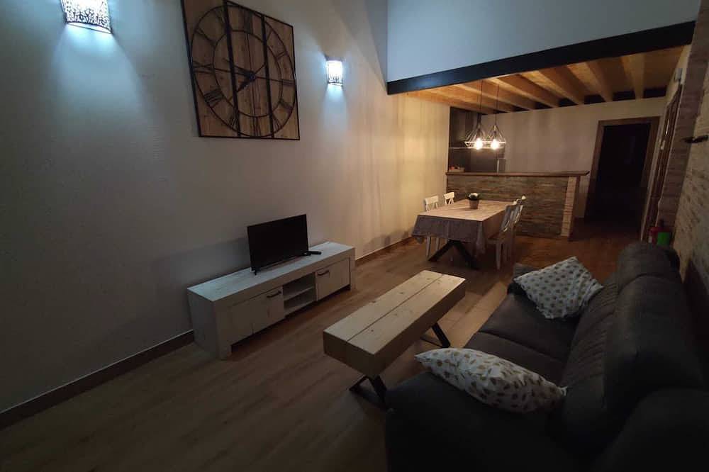 Apartamento entero, Puente viejo de Buitrago Casa Enebro in Buitrago del Lozoya, Provincia de Madrid