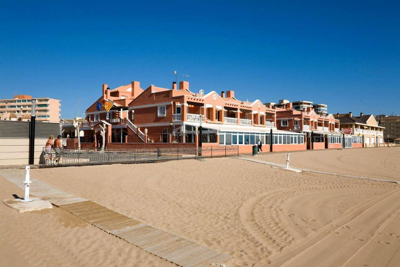 Lloyds Beach Club in Torrevieja, Costa Blanca