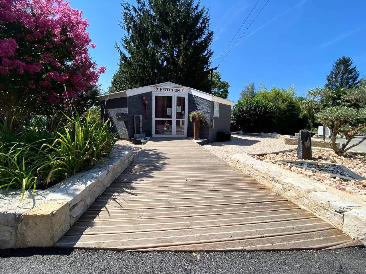 Mobil-home Trigano -30m2, 3 chbres, Tv, 4/6pers 6 personnes in Puybrun, Massif central