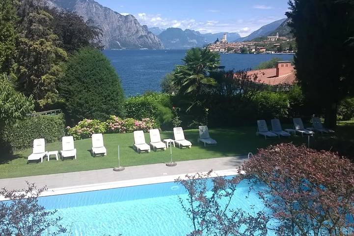 Ferienwohnung für 2 Personen, mit Terrasse und Garten sowie Pool