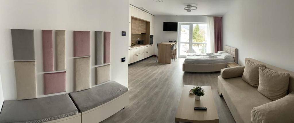 Location de vacances pour 4 personnes, avec sauna et vue ainsi que terrasse et piscine à Sinaia - 2