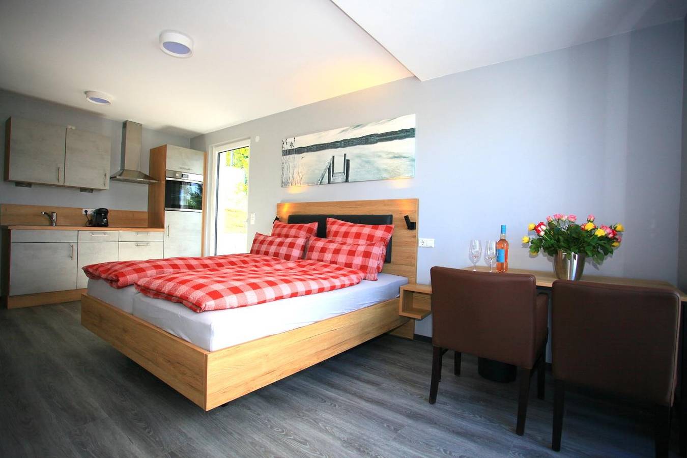 Ganze Wohnung, Apartment in Stadtnähe mit Terasse und Balkon
- Hunde erlaubt - in Überlingen, Region Bodensee-Oberschwaben