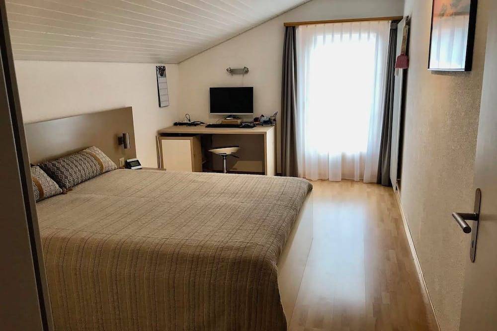 Ganze Wohnung, Suravia 56, (Müstair). in Müstair, Val Müstair