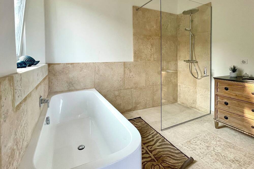 Mas La Rose Sauvage – Elegante Villa mit Panoramablick nahe Gordes in Murs, Regionaler Naturpark Luberon