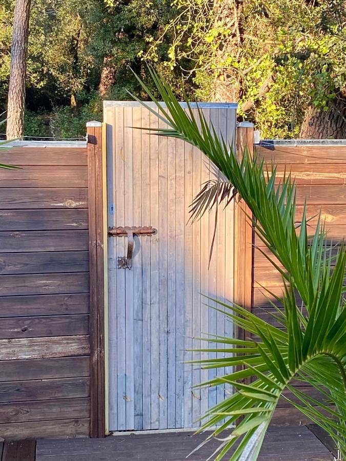 Location de vacances pour 2 personnes, avec vue et terrasse, animaux acceptés dans Petite Plage Saint Trojan Les Bains - 4