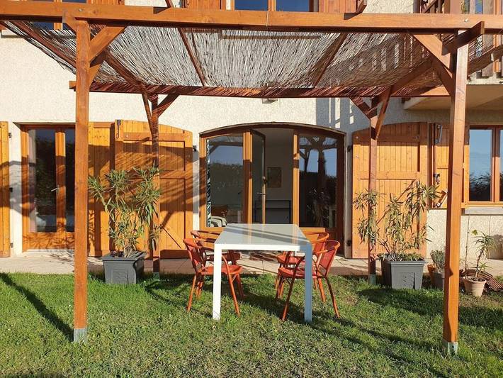 Gîte pour 6 personnes, avec jardin et vue, animaux acceptés à Jarrie - 3