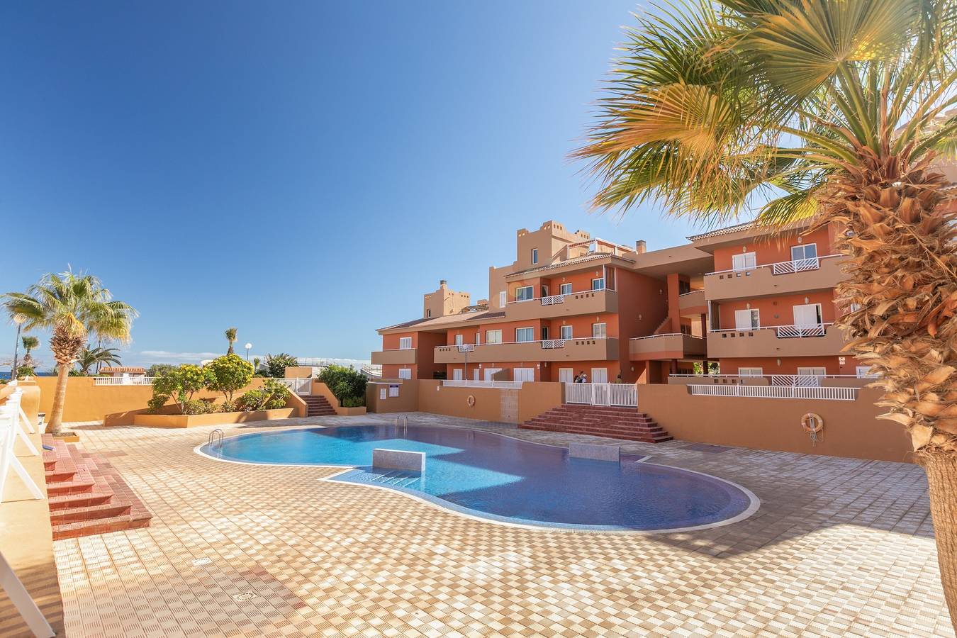 Apartamento entero, Casa de vacaciones 'Vista Mar' con vistas al mar, piscina compartida y Wi-Fi in Playa La Charcada (Güímar), Güímar
