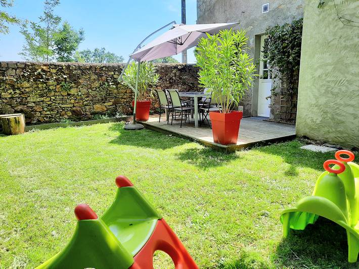 Gîte pour 5 personnes, avec Terrasse ainsi que Jardin et Piscine à Saint-Viaud