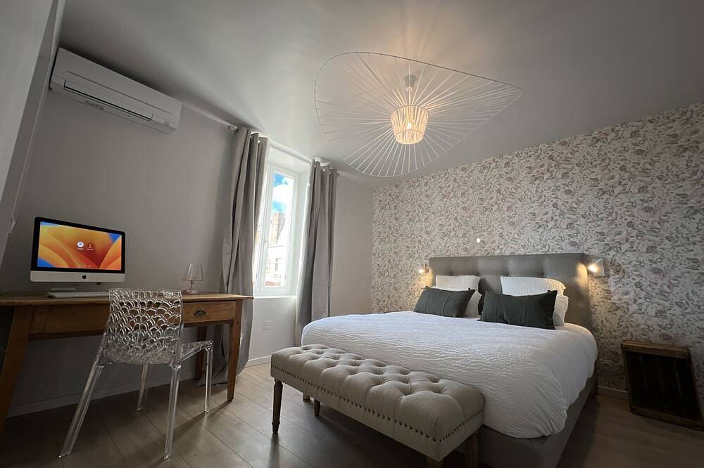Entire apartment, Babolène Shabby Suite in Villefranche-de-Rouergue, Massif Central