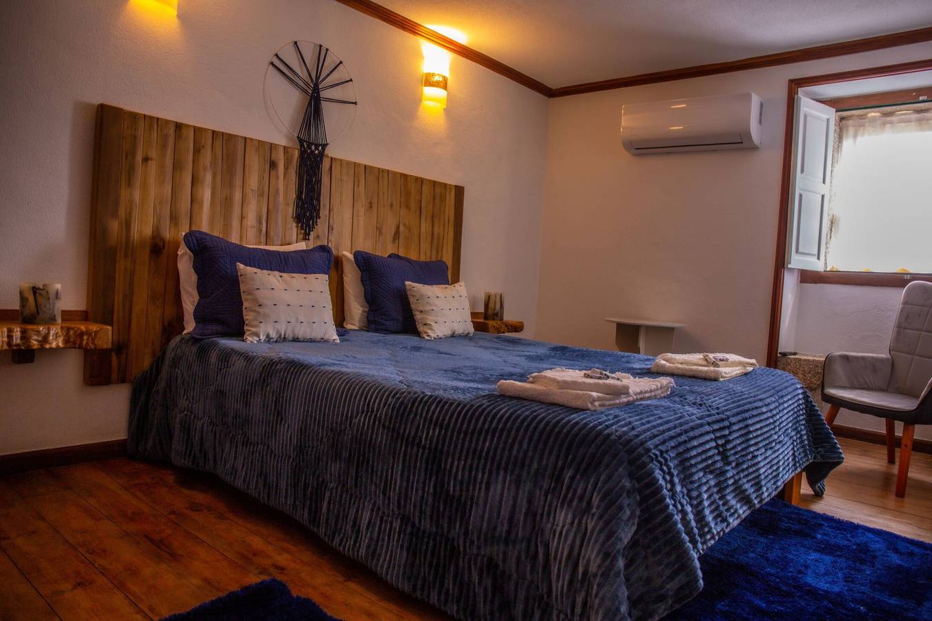 Quarto 'Alcaide' com vista para a montanha, Wi-Fi e ar condicionado in Beira Interior Norte, Sortelha
