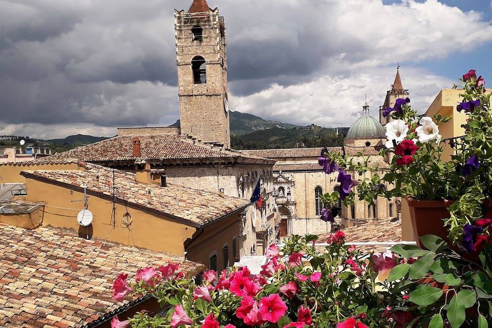 Appartamento intero, L' Attichetto Con Terrazza Panoramica Nel Cuore Del Centro Storico in Ascoli Piceno, Parco nazionale dei Monti Sibillini