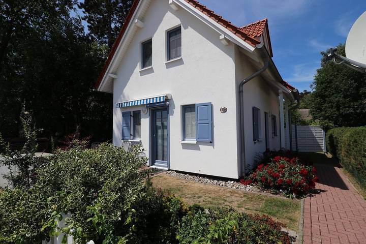 Ferienhaus für 4 Personen, mit Terrasse und Garten in Wustrow