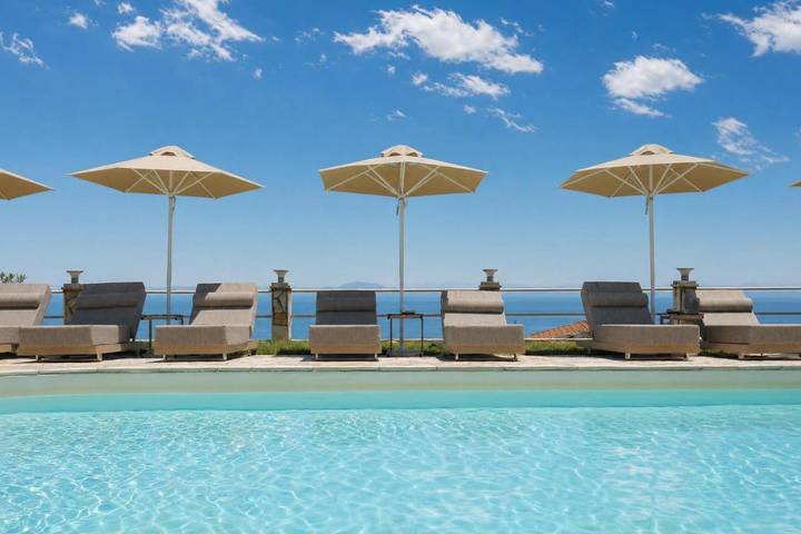 Appart’hôtel pour 2 personnes, avec Balcon et Terrasse ainsi que Jardin et Piscine