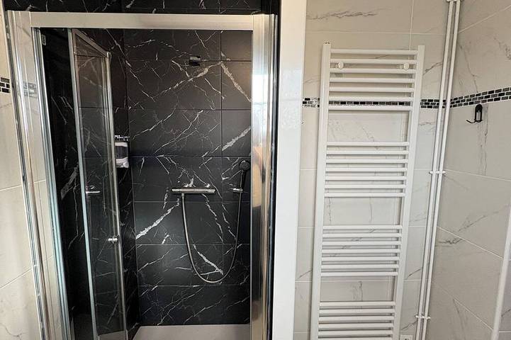 Location de vacances pour 2 personnes, avec piscine et jardin à Clermont - 4