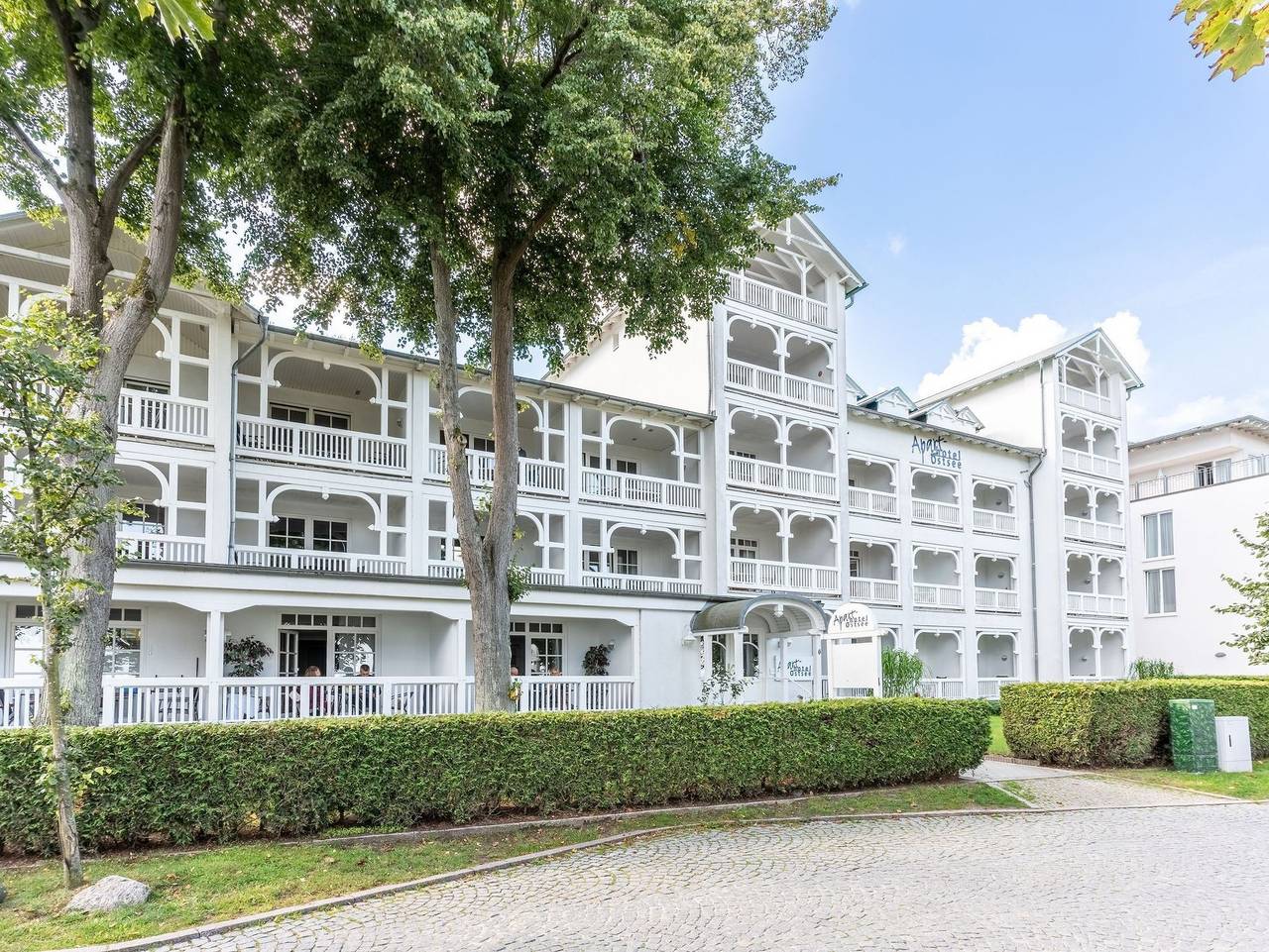 Ganze Ferienwohnung, Aparthotel Binz Fewo 8 mit Ostseeblick, Balkon in Ostseebad Binz, Binz