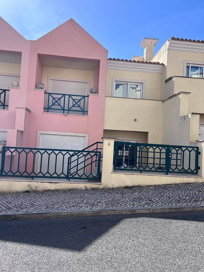 Maison d’hôte pour 2 personnes, avec jardin ainsi que terrasse et vue, animaux acceptés à Sesimbra
