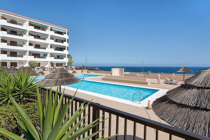 Ferienhaus 'Casa Relax Marine' mit Gemeinschaftspool, WLAN und Klimaanlage in Costa del Silencio, Arona