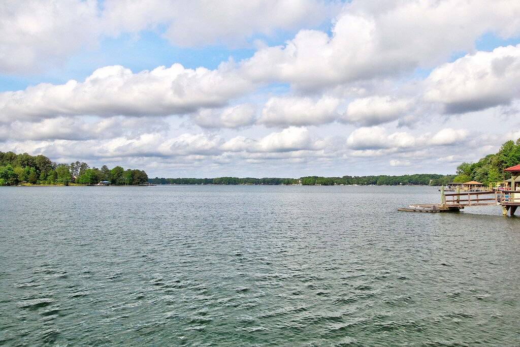 Charming Original Lake Norman Cabin in großartiger Lage in Mayhew, Lake Norman