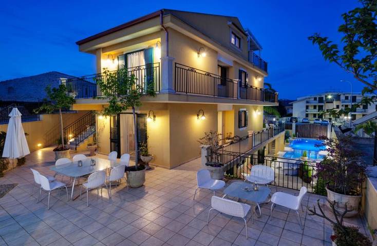 Villa für 20 Personen, mit Whirlpool und Garten in Ragusa