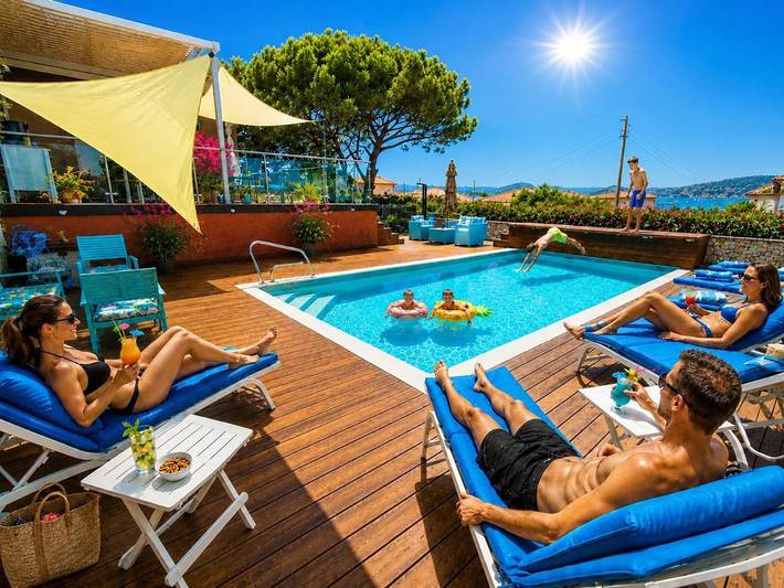 Villa pour 10 personnes, avec Terrasse et Jardin ainsi que Piscine et Vue dans La Madrague - 2