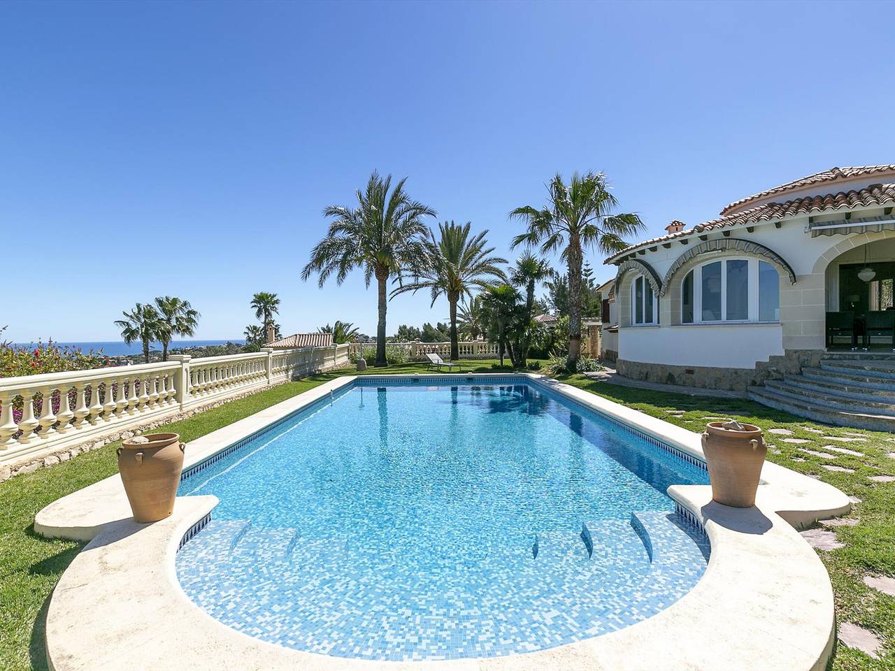 Villa in Denia with private pool, air conditioning, parking in quiet area in Montgo, Dénia