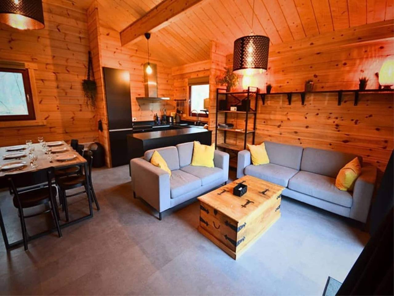Ardens Chalet met Balkon, Sauna in Viroinval, Parc Naturel Viroin Hermeton