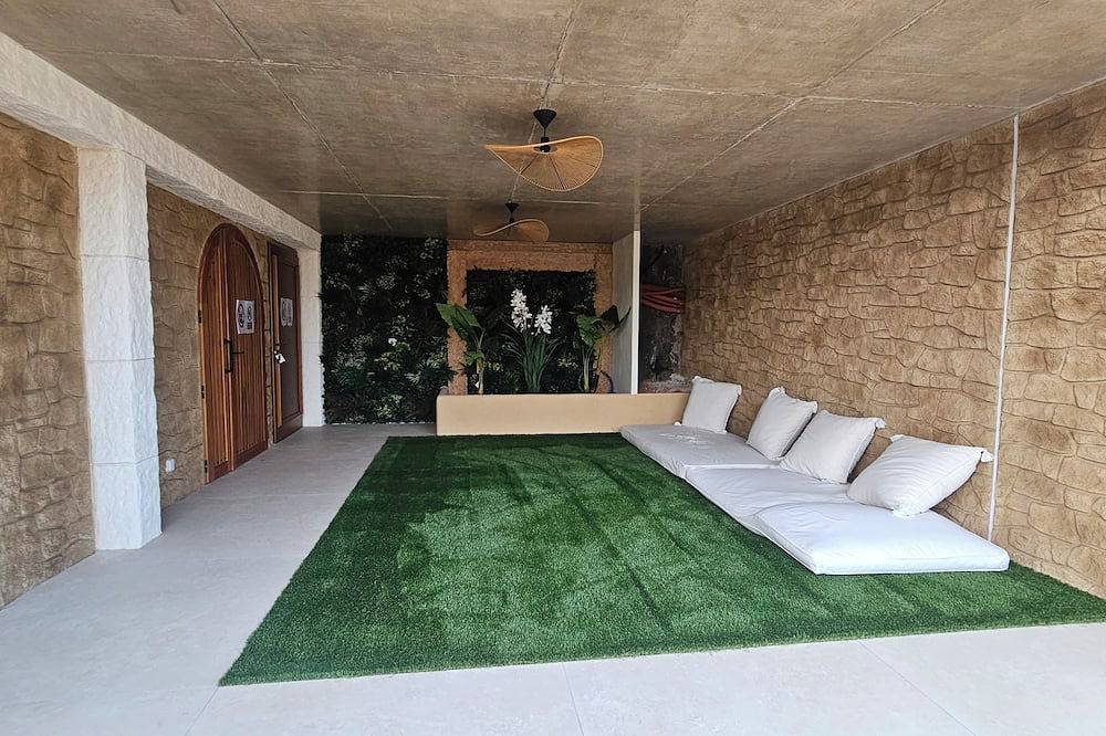 Bed and breakfast Lotus bay in Besse-sur-Issole, Brignoles region