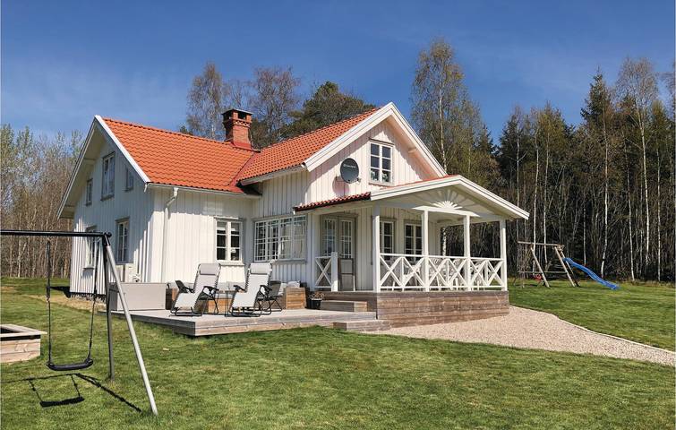 Hus för 8 Personer, med Terass och Trädgård i Alingsås