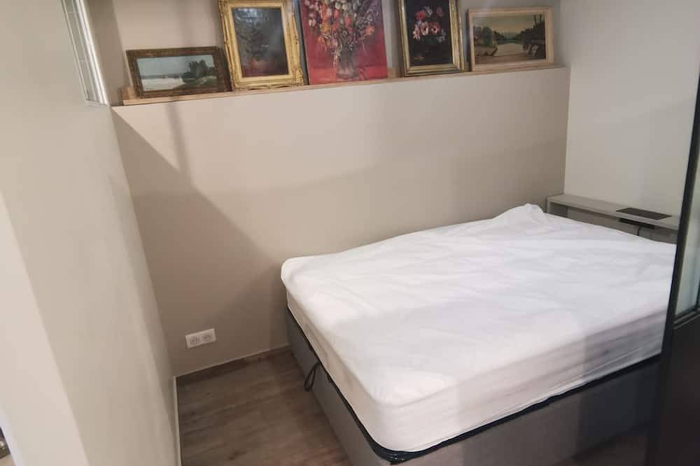 Entire apartment, Apartment in House in Meudon, Hauts-de-Seine