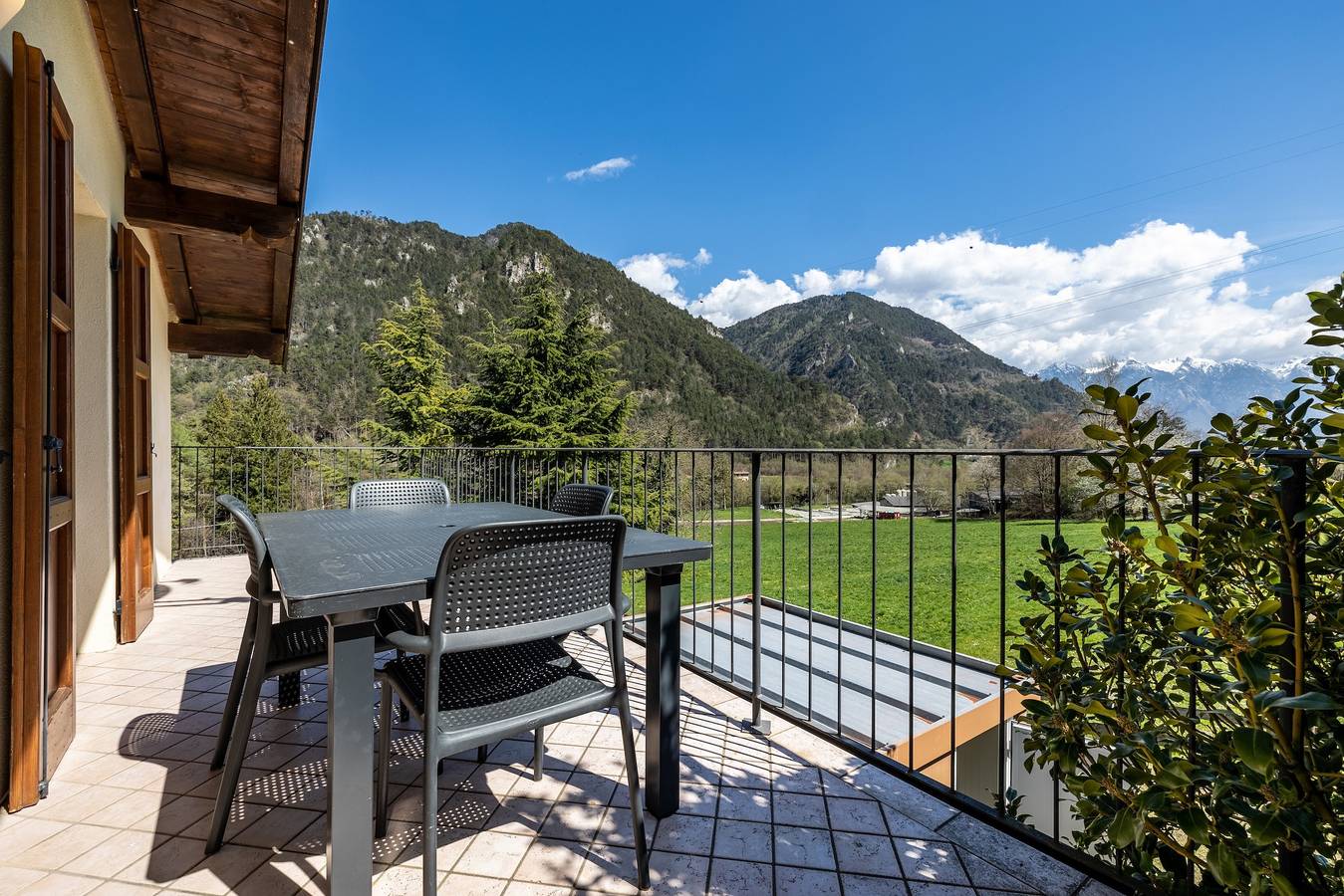 Appartamento intero, Agriturismo 'Val D' Egoi App 3' con vista sulle montagne, giardino in comune e Wi-Fi in Tremosine, Prealpi Gardesane