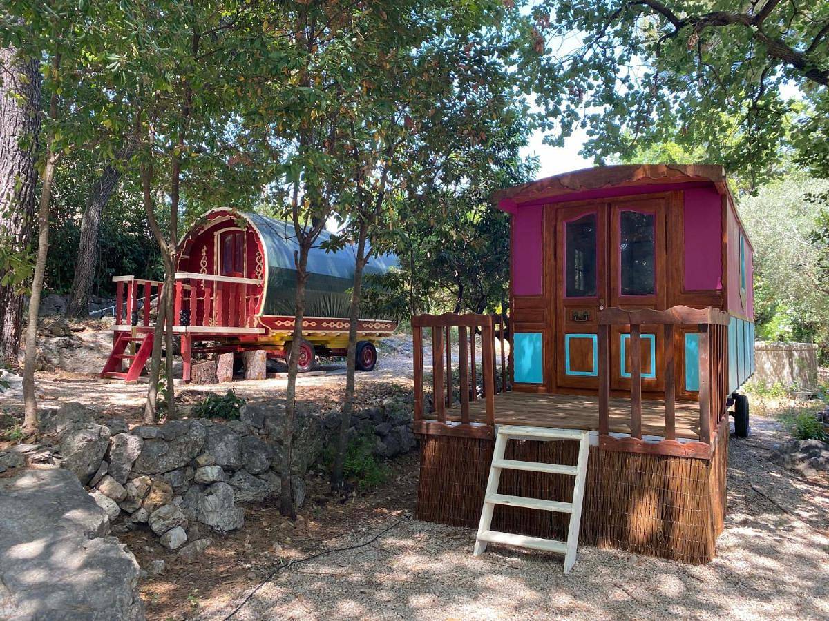 Les roulottes de Bayama - logement insolite avec jacuzzi in Mougins, Middellandse Zeekust (Frankrijk)