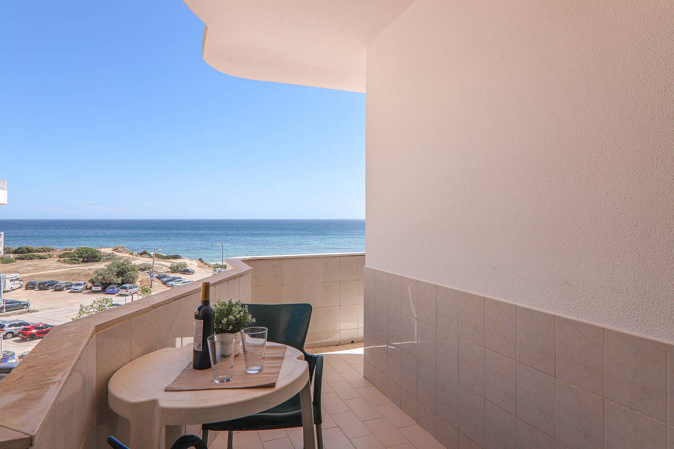 Ganze Wohnung, Apt. Torre Sol 4º 6 – direkt am Strand, Klimaanlage & Pool in Armação de Pêra (costa), Armação de Pera
