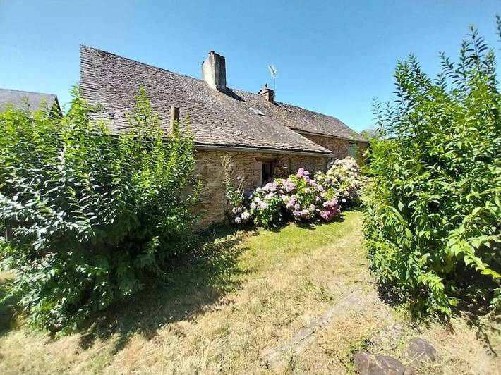 Gîte pour 6 personnes, avec jardin, animaux acceptés à Pradinas